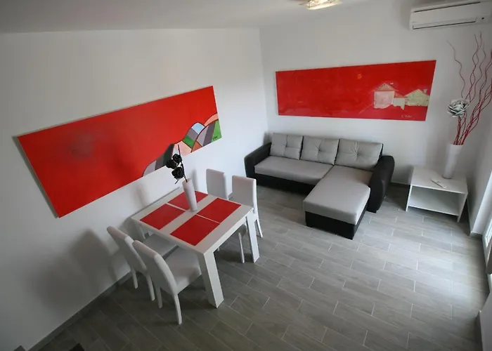 Apartments Mali Nono