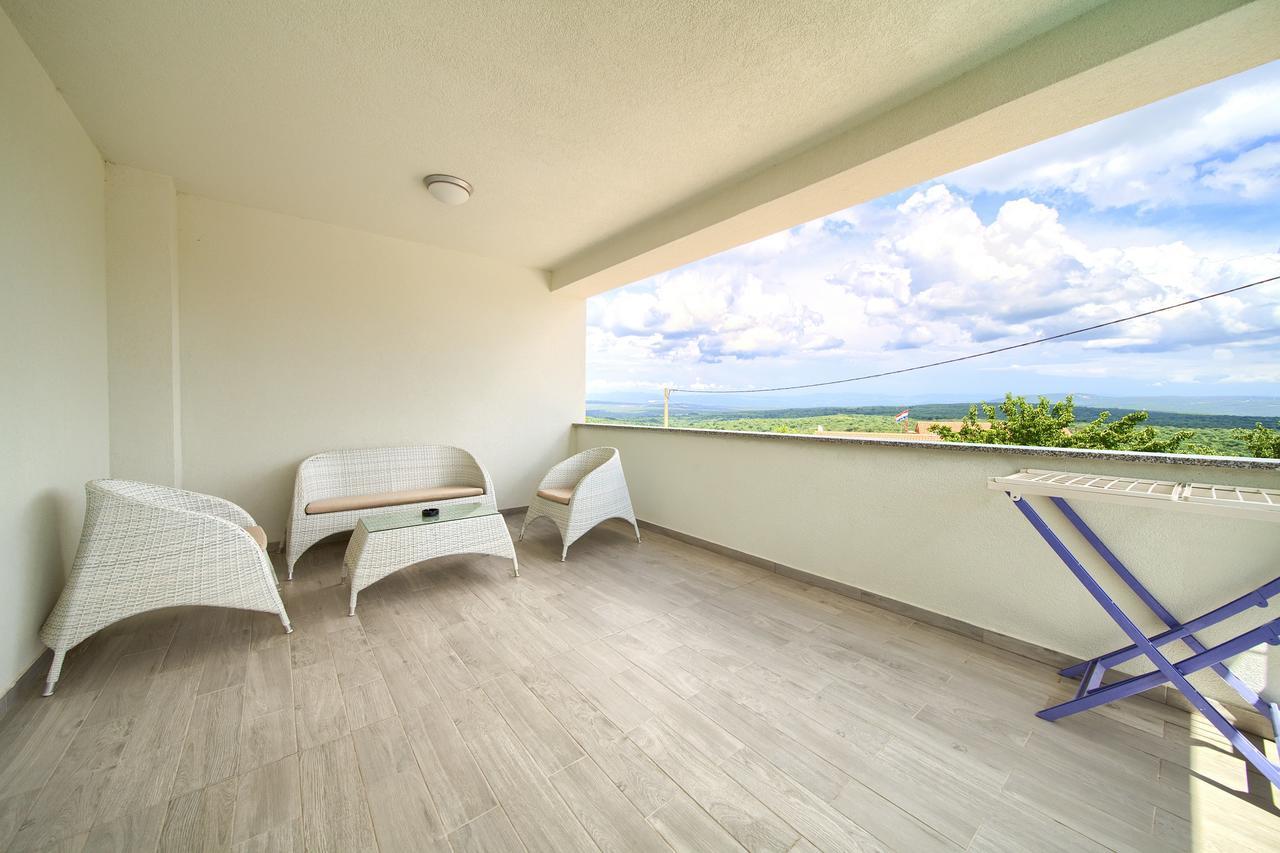 Apartment Mali Nono