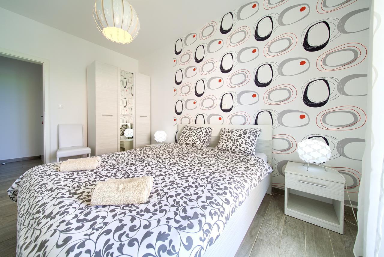 Apartment Mali Nono